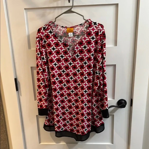Ruby Rd. Red and Black Geometric Tunic - Picture 1 of 4